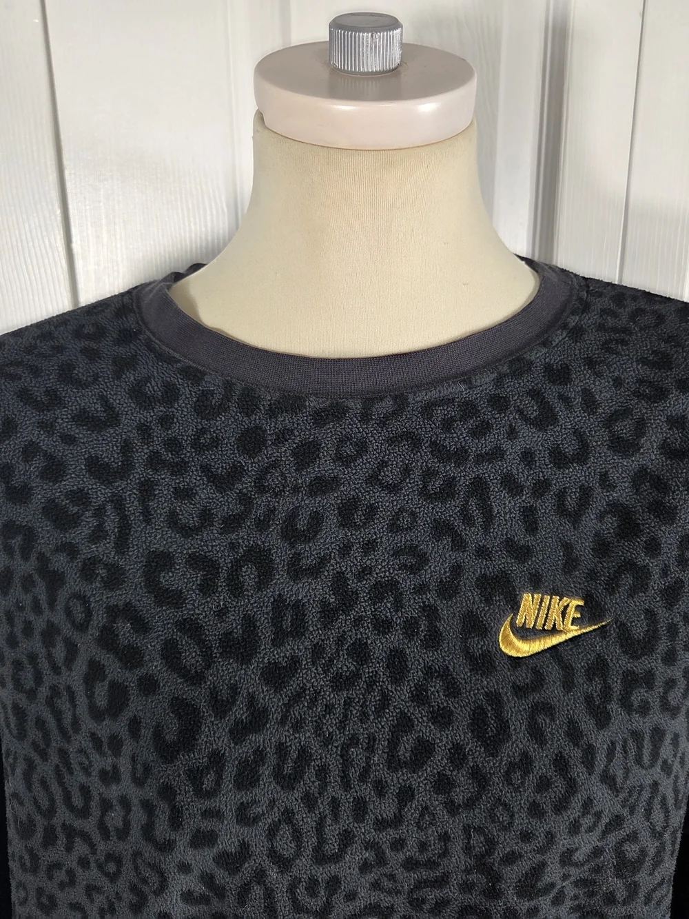 Nike Leopard Print Fleece Crewneck Sweatshirt Black Gold Logo Women's L